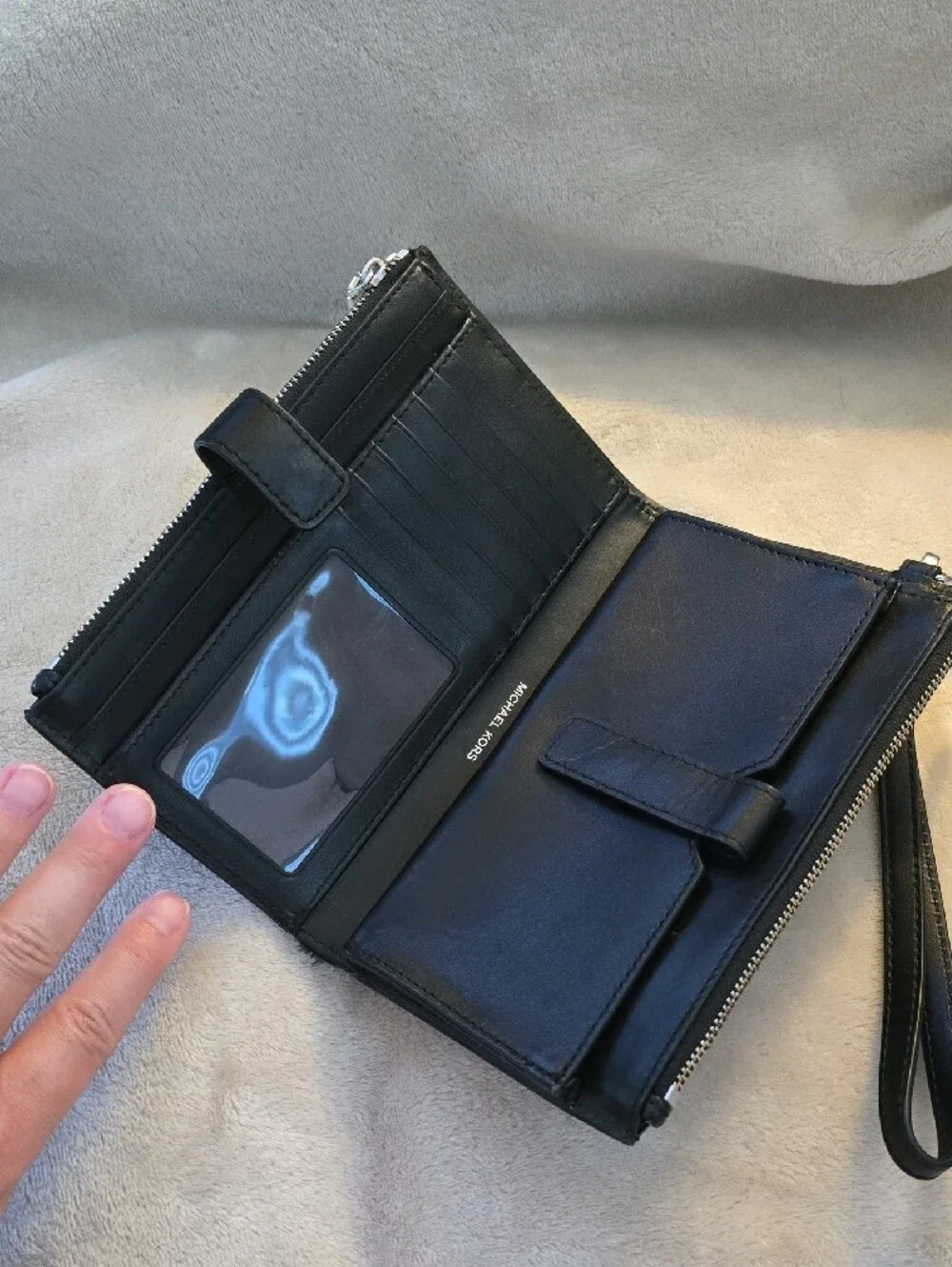 New Michael Kors Black & White Striped Wristlet Wallet